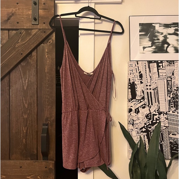 Express Muave Romper - SZ Large - Picture 2 of 3